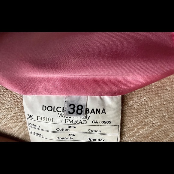 Dolce & gabbana pencil dress size 38. Lining with pink silk. Very flattering. - Picture 5 of 7